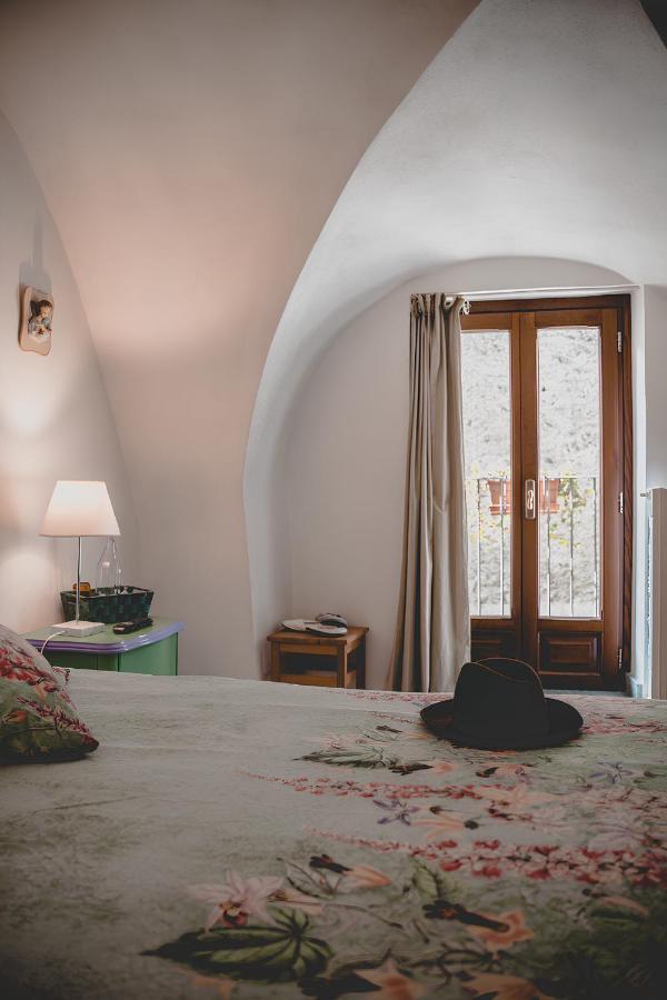 Bed & Breakfast Gabriella Exilles Exteriör bild
